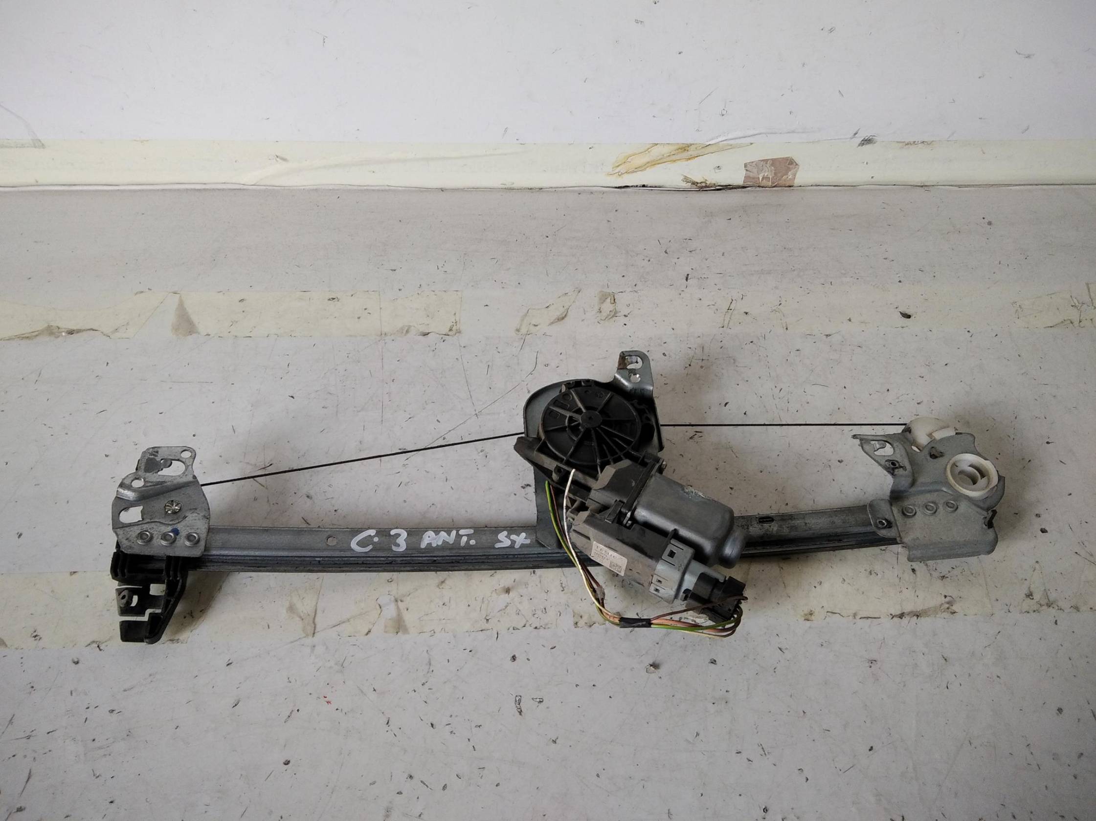 Alzacristallo elettr. porta ant. sx.